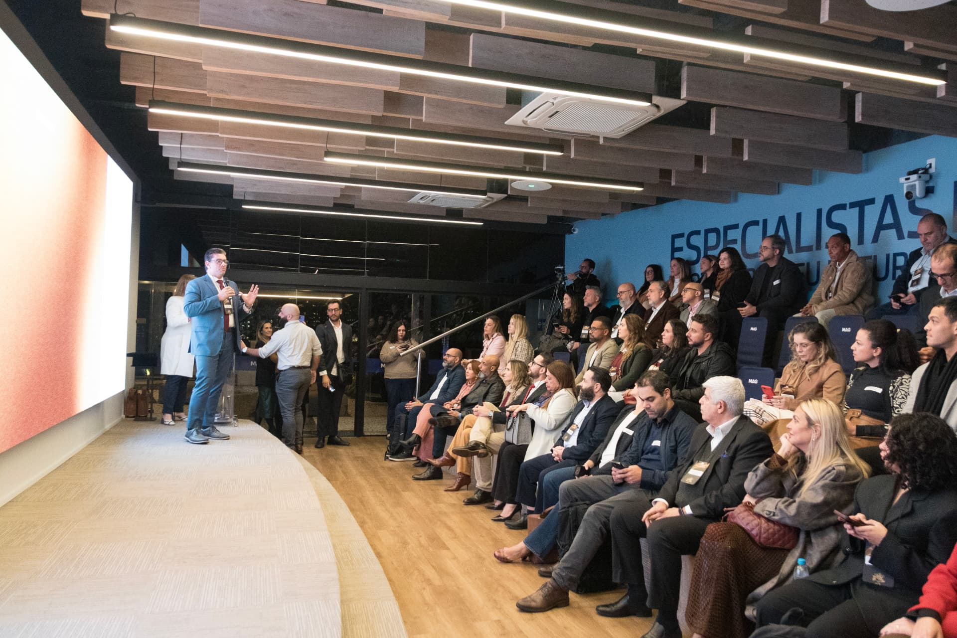 Plateia de executivos durante edição anterior do Leaders Next Experience